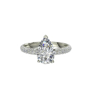 Bague solitaire 1.50 carat or blanc diamant naturel poire et diamants naturels ronds Patrizia